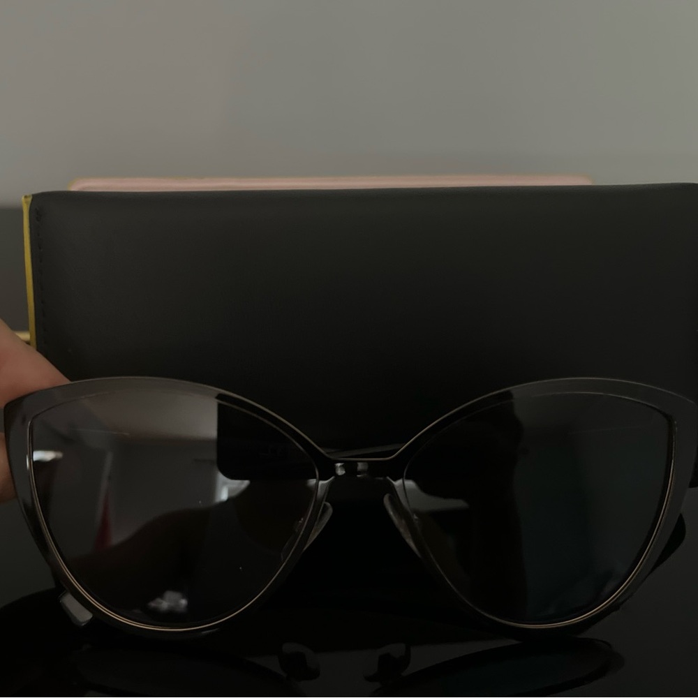 Fendi sunglass